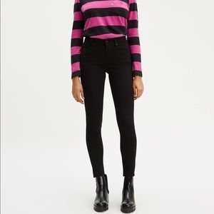 Levi’s Curvy Skinny Women’s Jeans